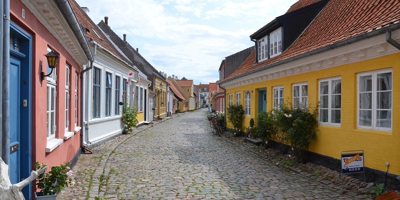 aeroe-gader